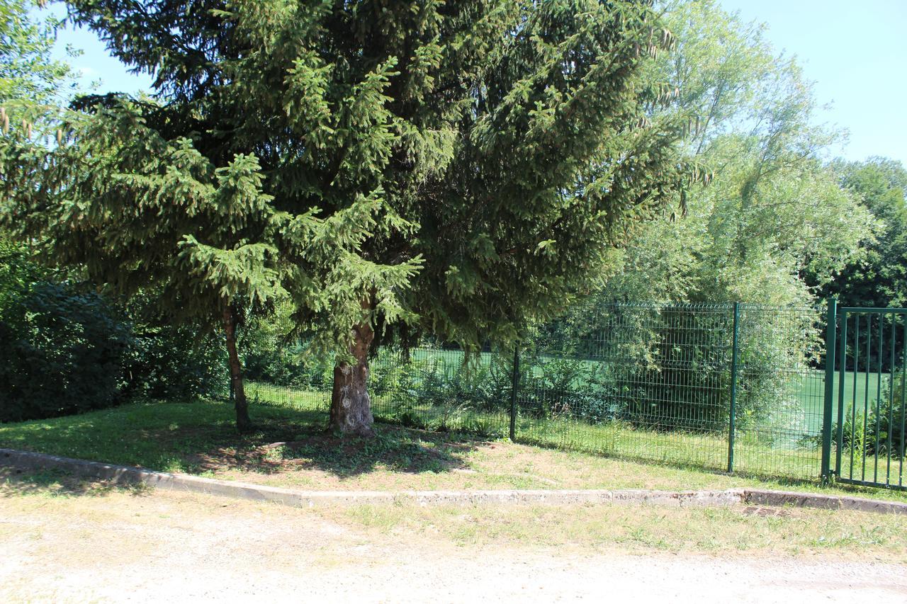 Hotel Chateau-Thierry Centre Esterno foto